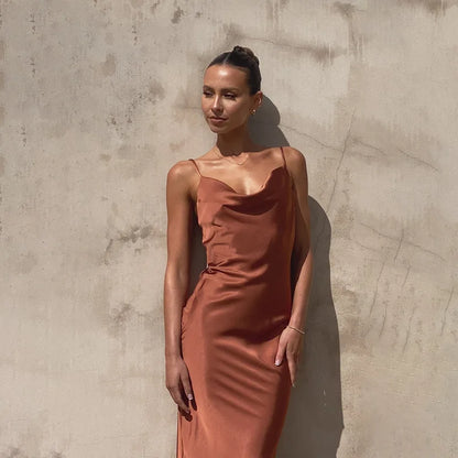 Robe Maxi Luxueuse en Satin pour Femme – Robe Élégante à Col Drape et Bretelles Fines