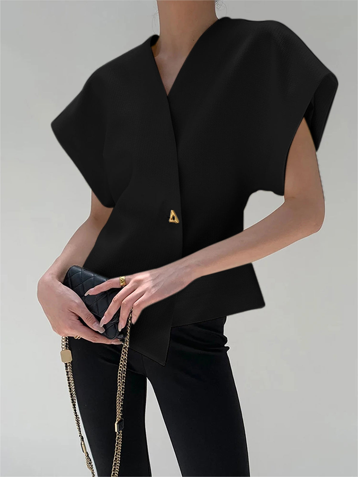 Top da donna con scollo a V elegante - Fluido e raffinato