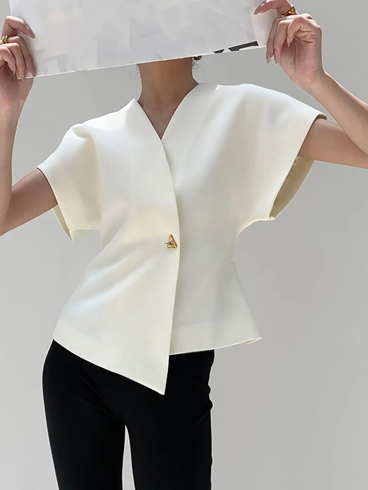 Top da donna con scollo a V elegante - Fluido e raffinato