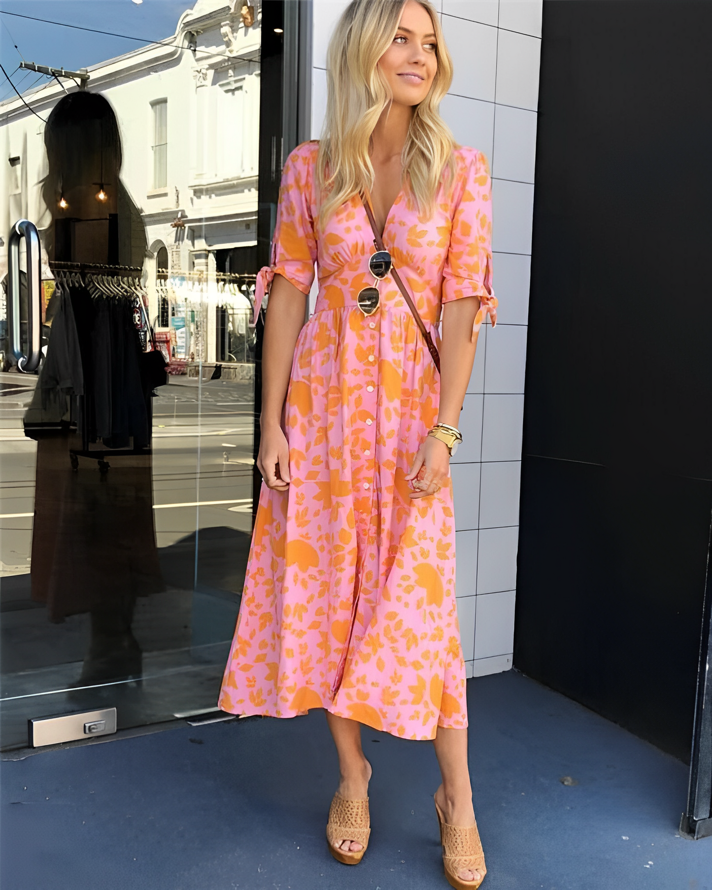 Robe midi élégante à fleurs colorées pour femme – Style d’été col en V