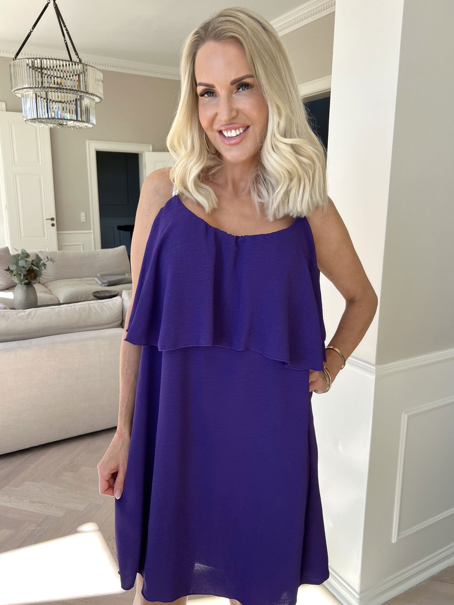 Robe Midi Élégante à Bretelles Fines pour Femme – Confort Léger