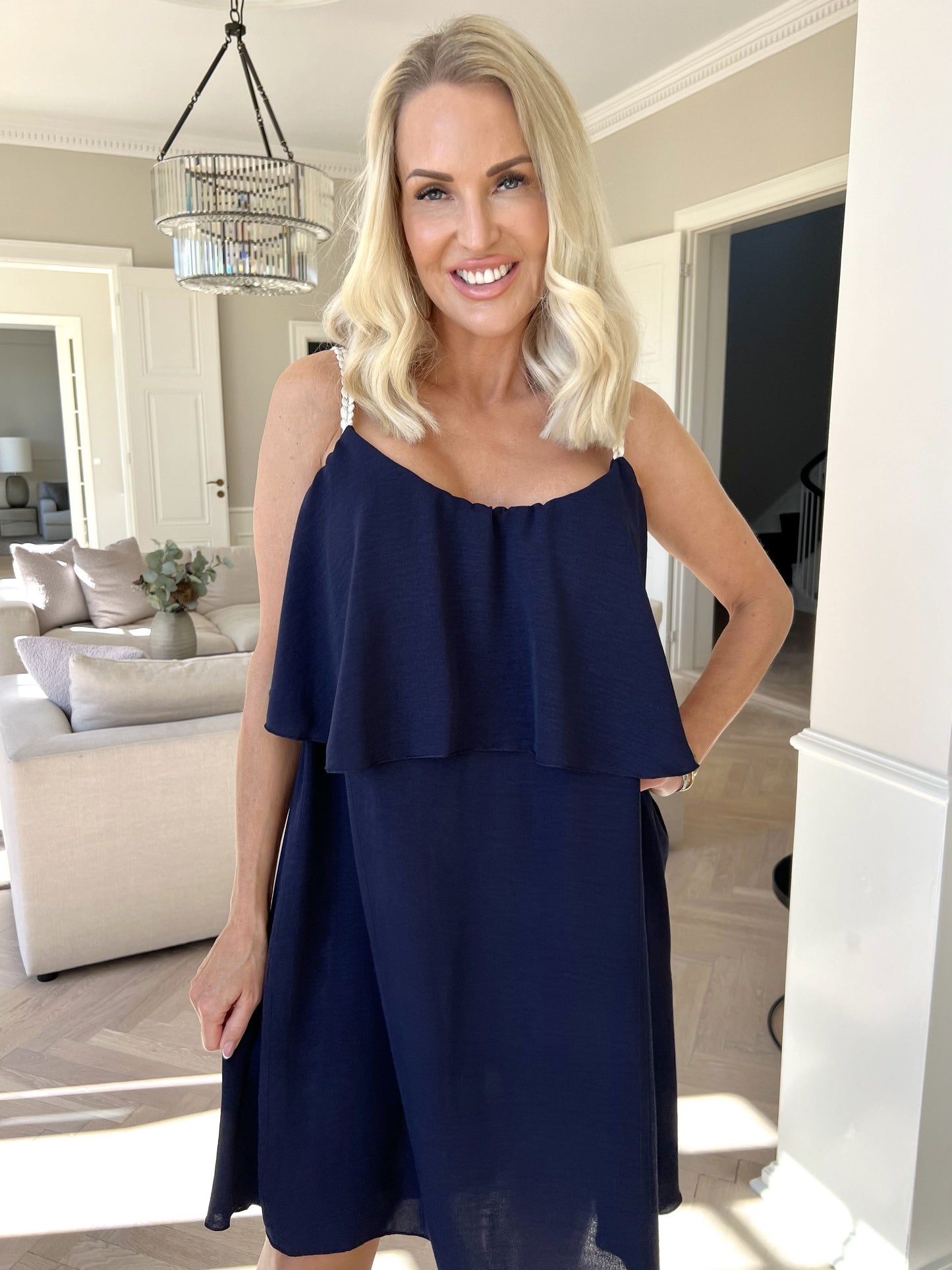 Robe Midi Élégante à Bretelles Fines pour Femme – Confort Léger