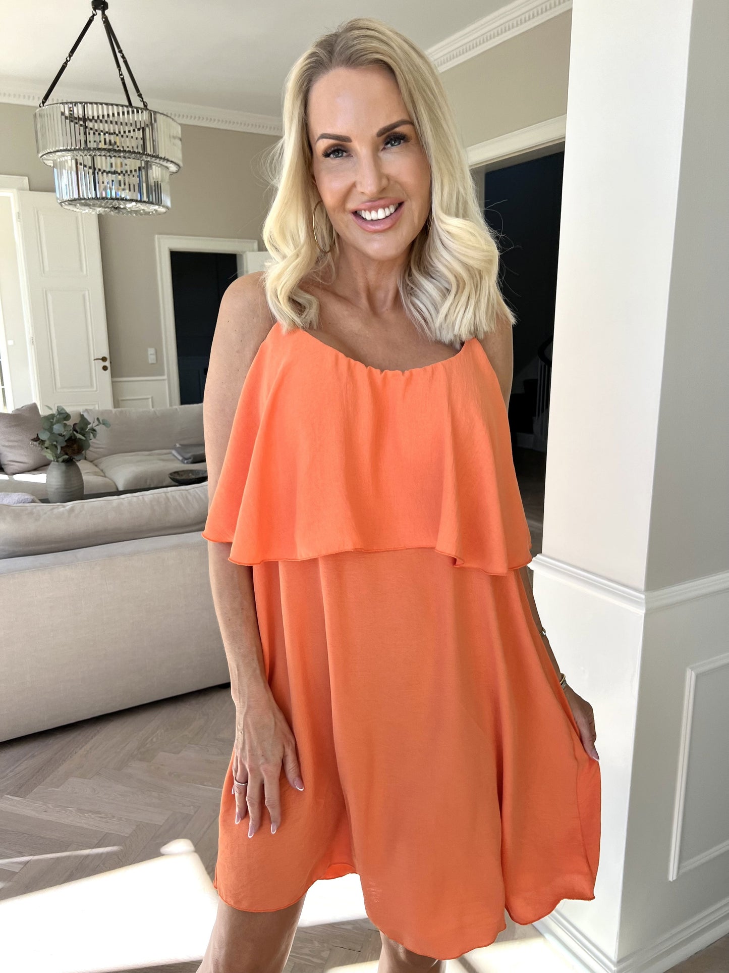 Robe Midi Élégante à Bretelles Fines pour Femme – Confort Léger