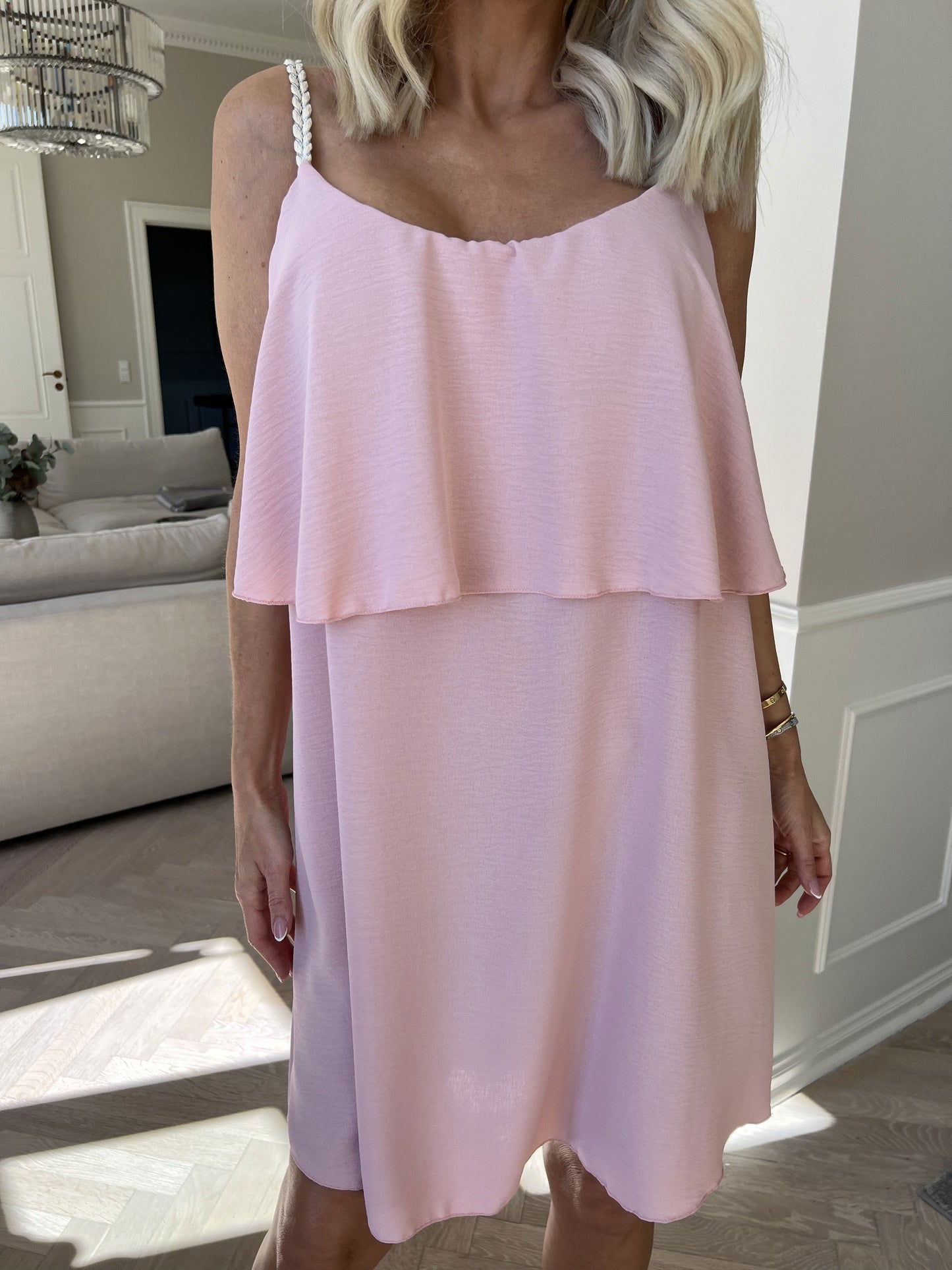 Robe Midi Élégante à Bretelles Fines pour Femme – Confort Léger
