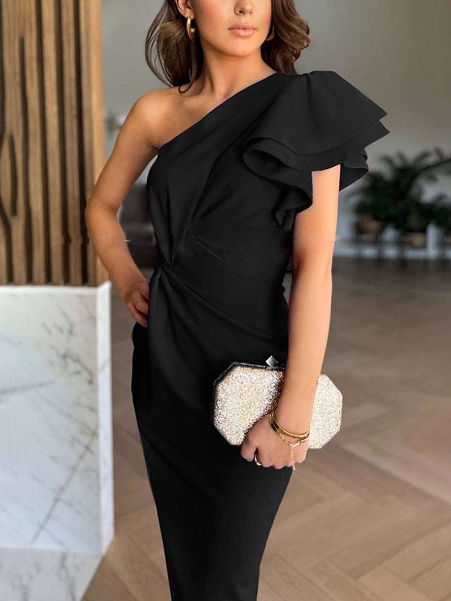 Robe de soirée asymétrique avec fente – Élégance et glamour