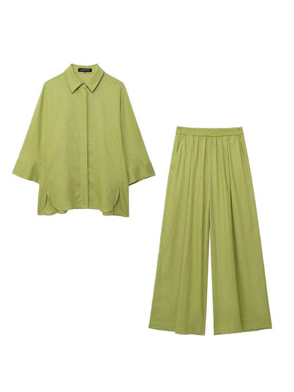 Ensemble chemise ample et pantalon large en matière légère