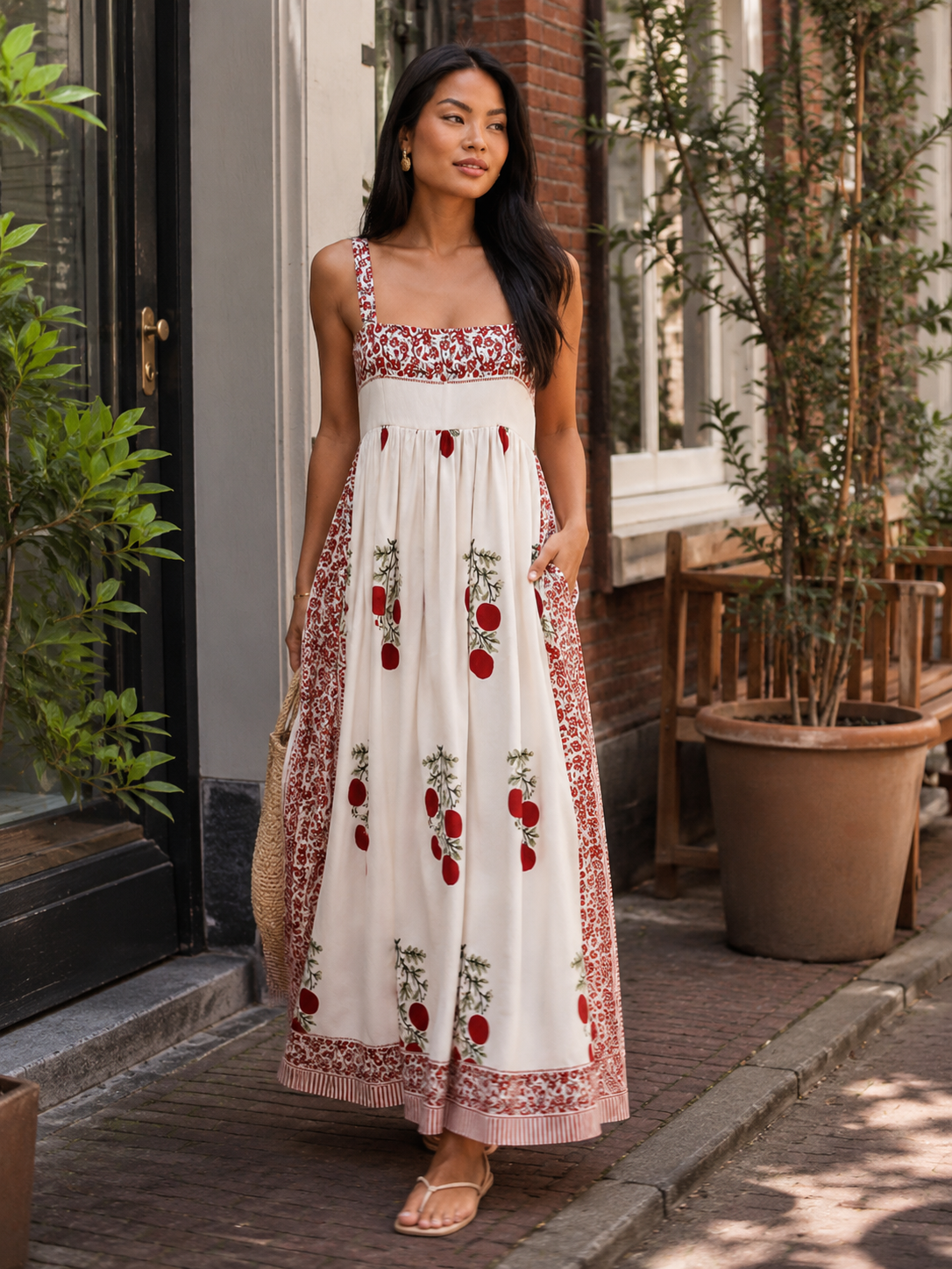 Bohemian maxi dress for women with wide straps - Flowing and elegant