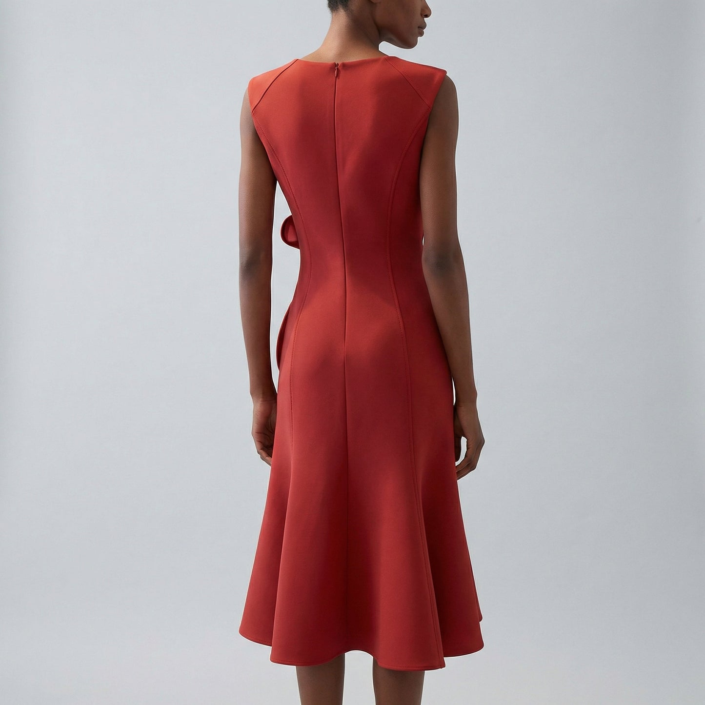 Robe portefeuille midi sans manches pour femme – Ourlet asymétrique, style élégant pour les fêtes d'été
