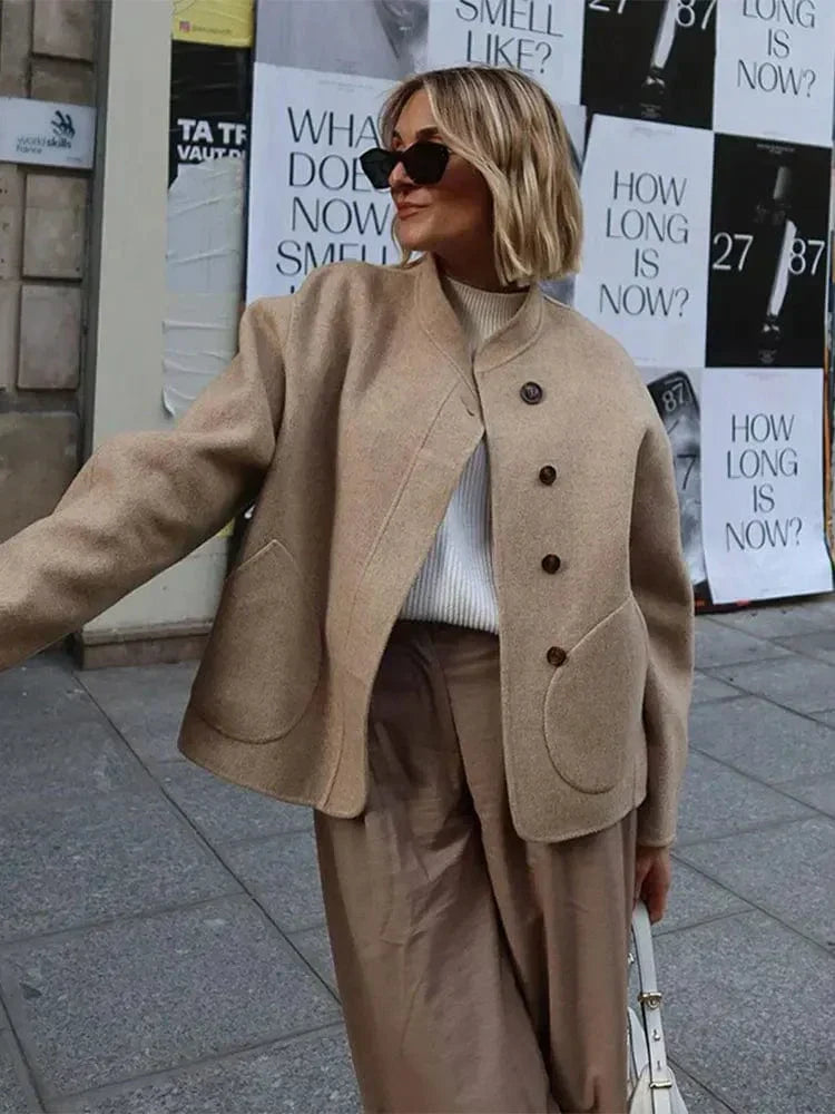 Women's cropped jacket - Chic and versatile