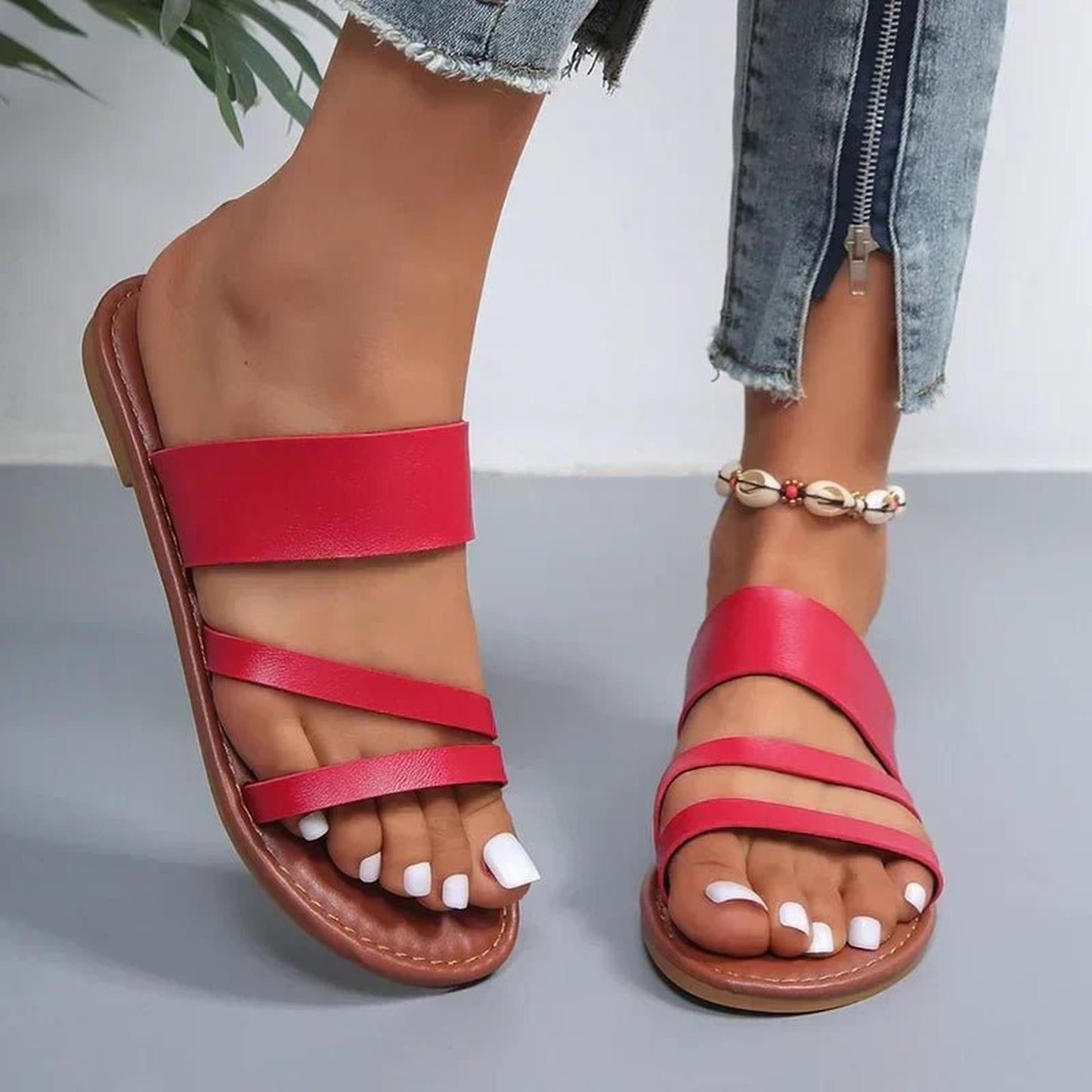 Women's sandals with crossed straps and soft sole - Comfortable and summery