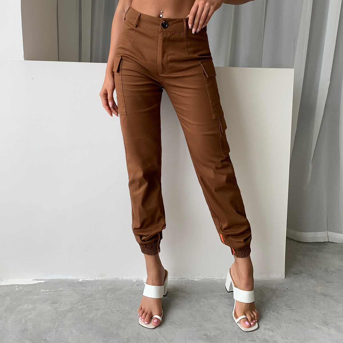 Pantalon cargo femme coupe ajustée style streetwear