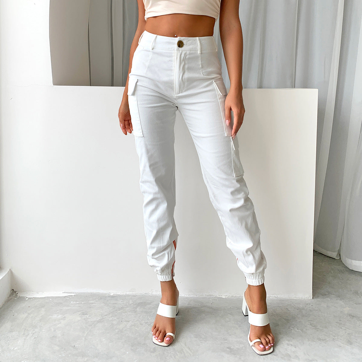 Pantalon cargo femme coupe ajustée style streetwear