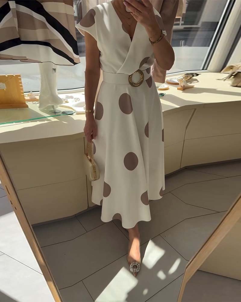 Fitted women's polka dot dress with V-neck - Flattering and feminine