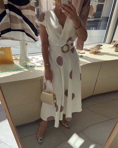 Fitted women's polka dot dress with V-neck - Flattering and feminine
