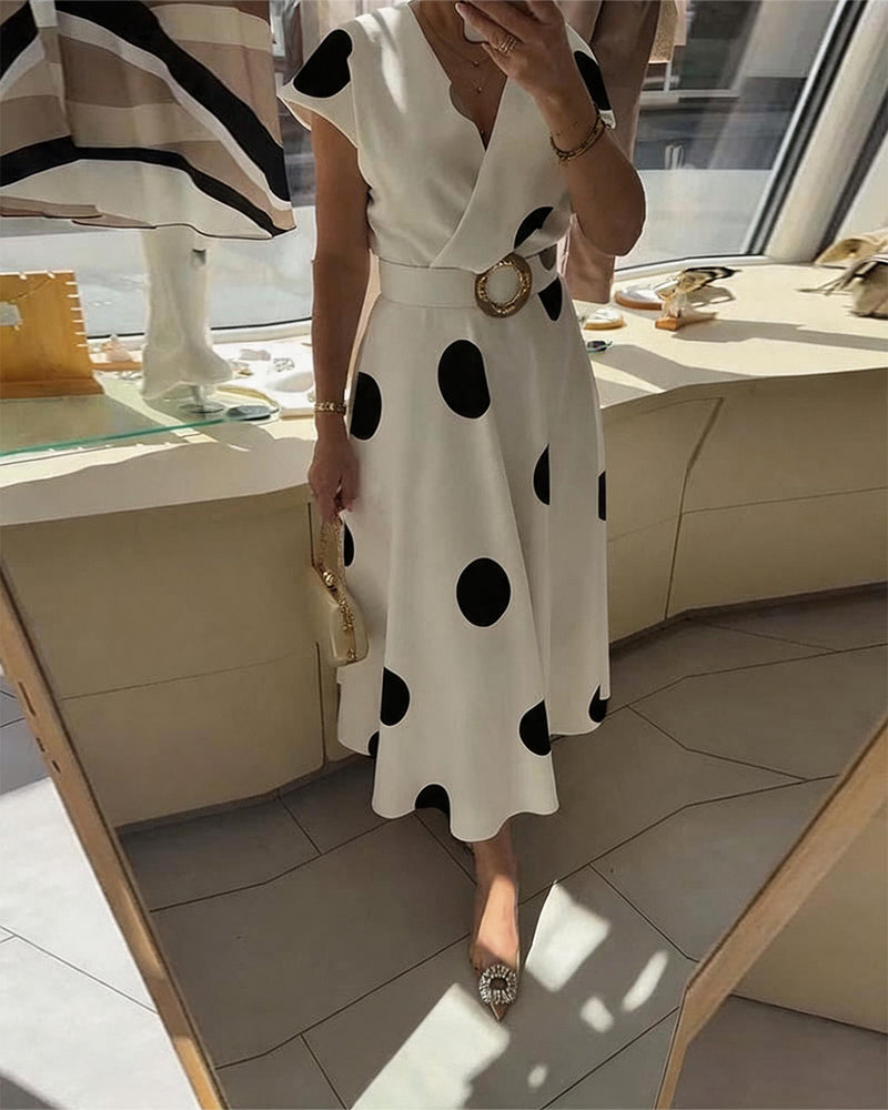 Fitted women's polka dot dress with V-neck - Flattering and feminine