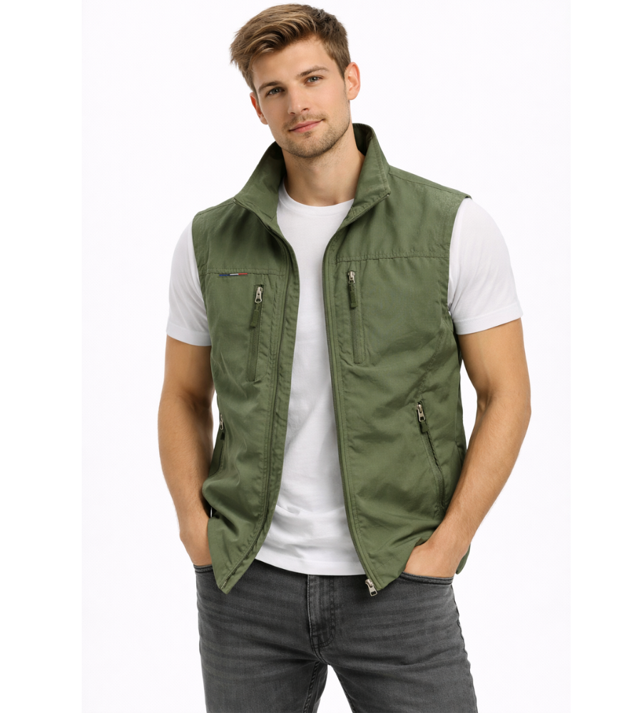 Men's zip-up bodywarmer with stand-up collar - Practical and versatile