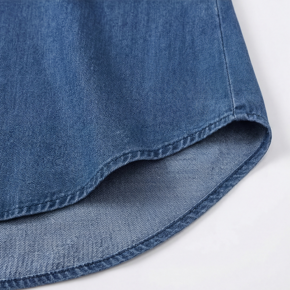 Blusa in denim con scollo a V e volant Vivara - Morbida e femminile
