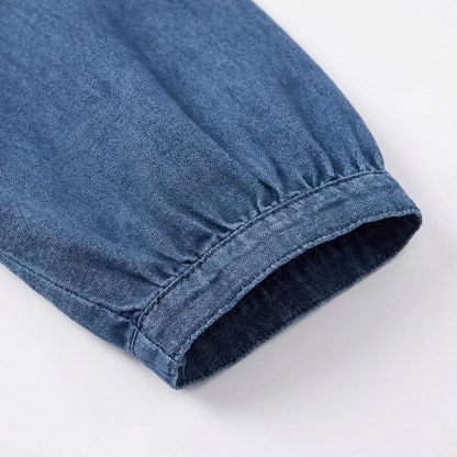 Blusa in denim con scollo a V e volant Vivara - Morbida e femminile