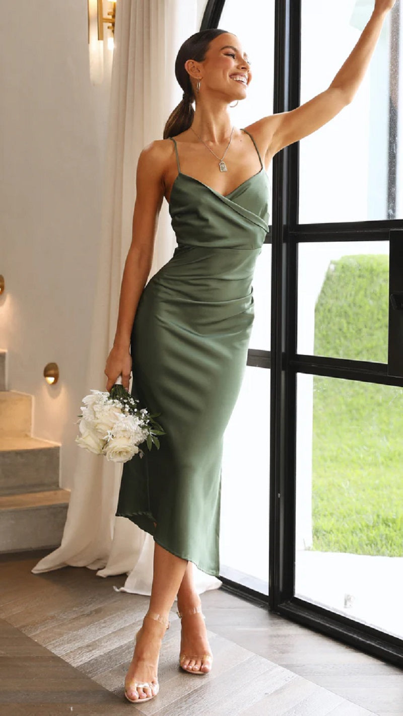 Robe midi satinée élégante sans manches pour femme – Style soirée invitée mariage avec fente