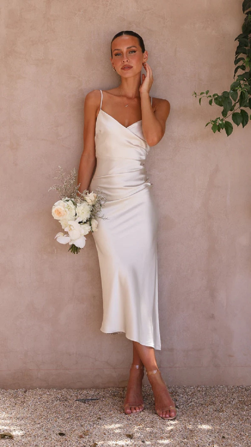 Robe midi satinée élégante sans manches pour femme – Style soirée invitée mariage avec fente