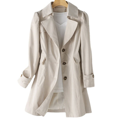 Women's fitted trench coat with buttons and classic collar - Elegant and timeless