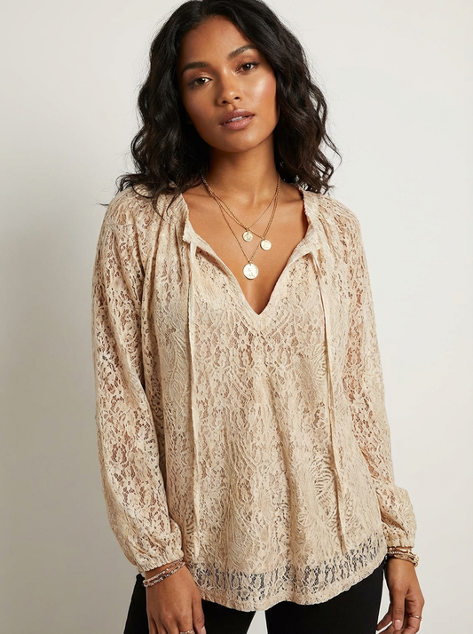 Women's lace blouse with bohemian spirit - Light and elegant