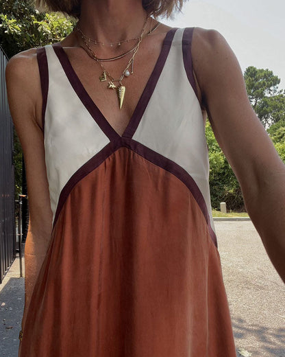 Robe longue contrastée pour femme – Style élégant et fluide pour les soirées