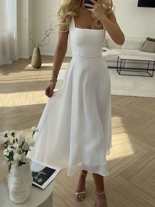 Women's summer dress with square neckline – Classic and feminine fit