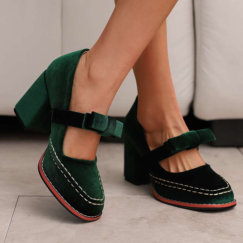 Mocassins à talon bloc en velours – Chaussures élégantes et confortables