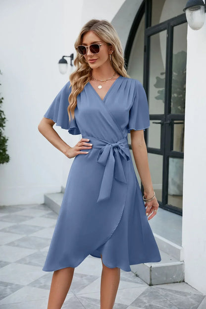 Robe midi fluide à manches courtes et ceinture – Confort et féminité au quotidien