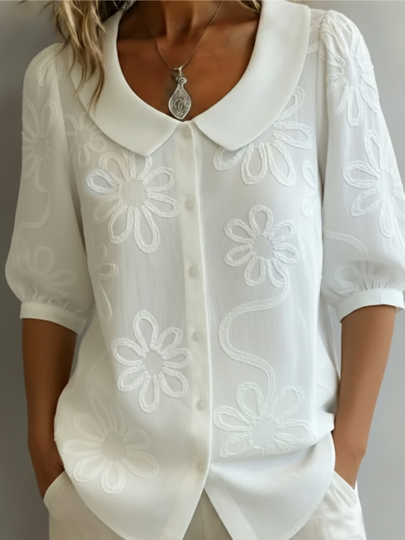 Broderet bluse til kvinder med blomster - Elegant og feminin