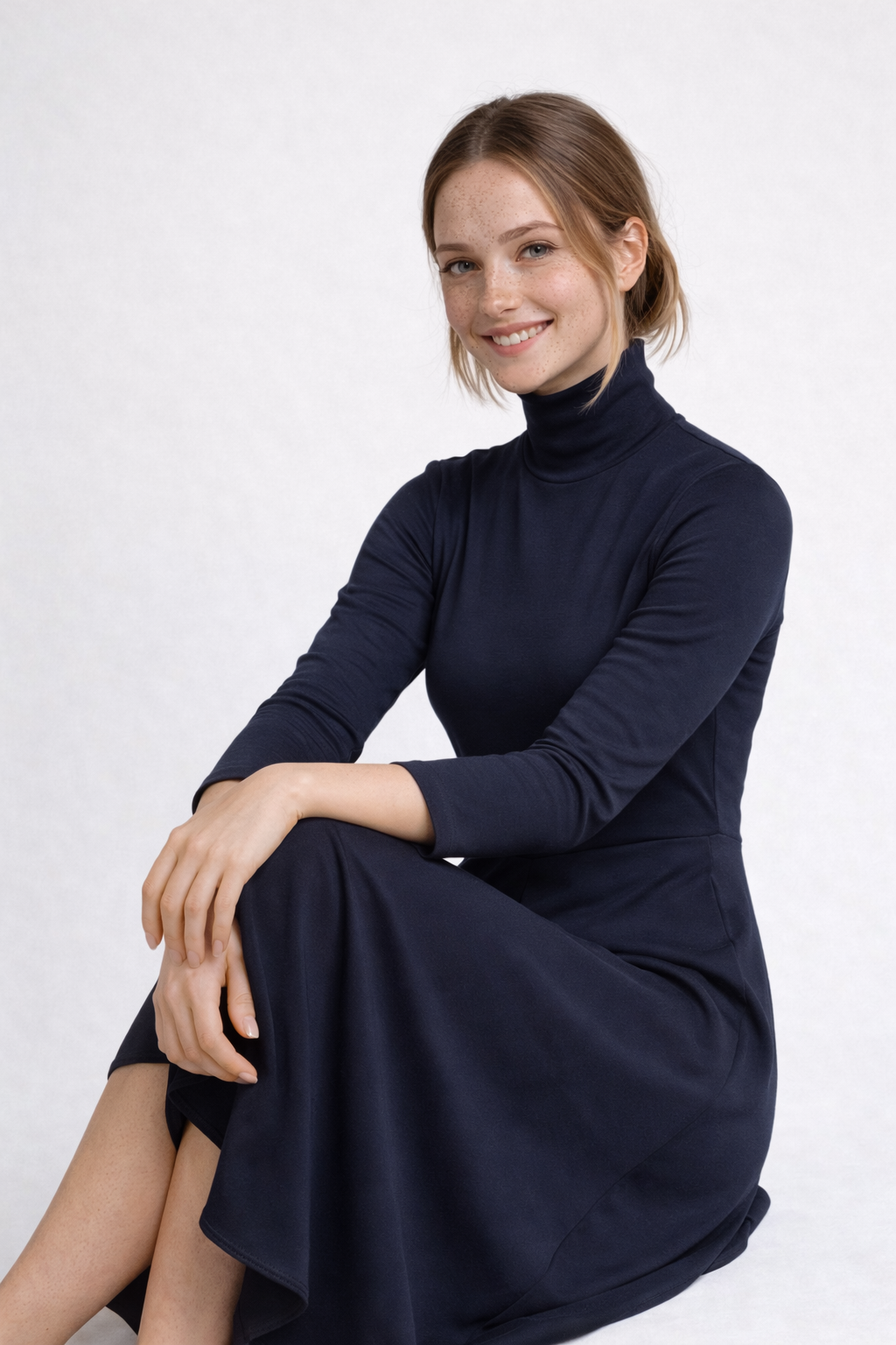 Robe Midi en Maille Bleu Marine Femme – Élégante Coupe A avec Col Montant et Manches Longues