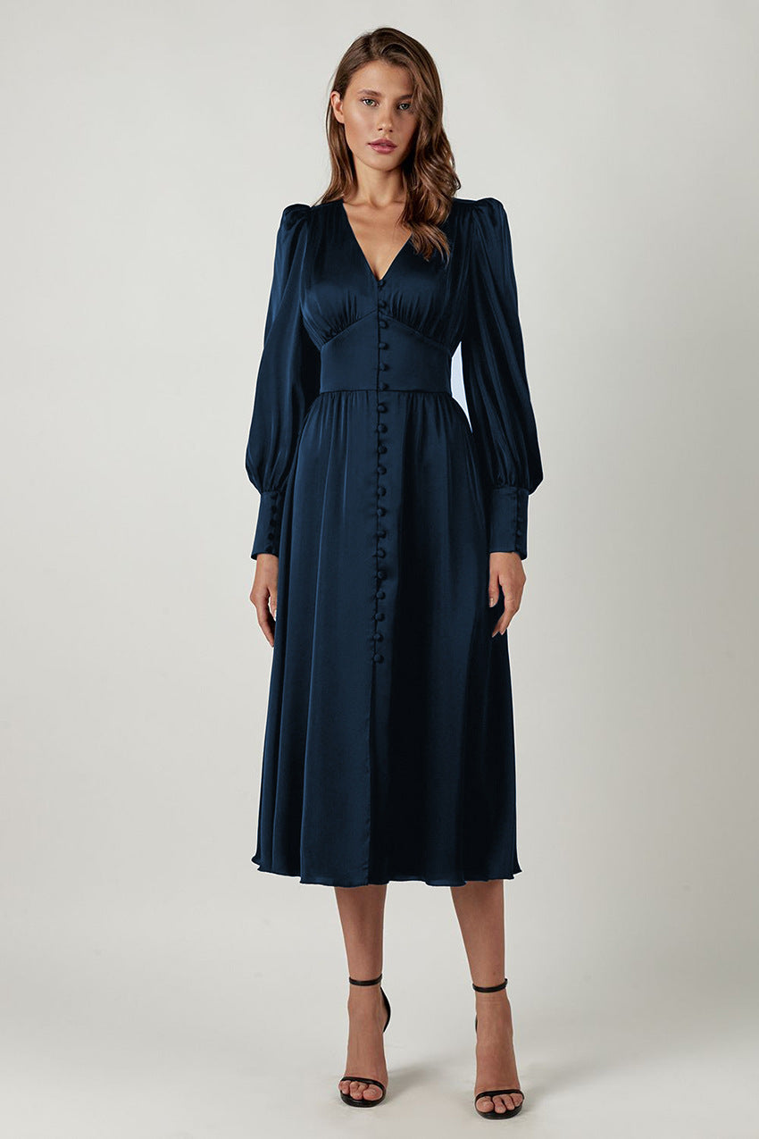 Robe en Satin – Élégance Intemporelle au Charme Luxueux