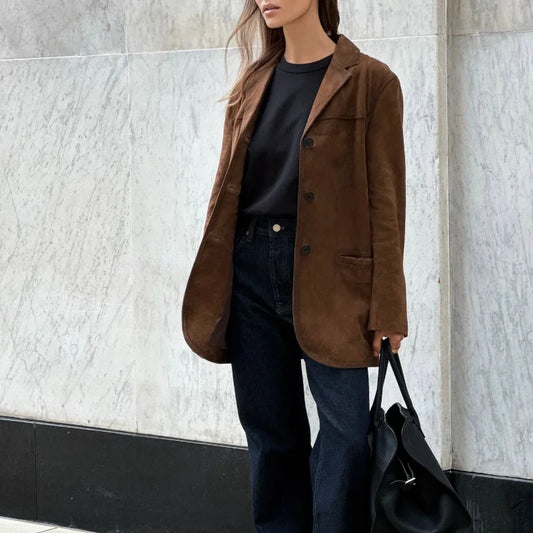 Femme Élégante Chaude Marron Suédine à Revers Veste – Douce, Structurée