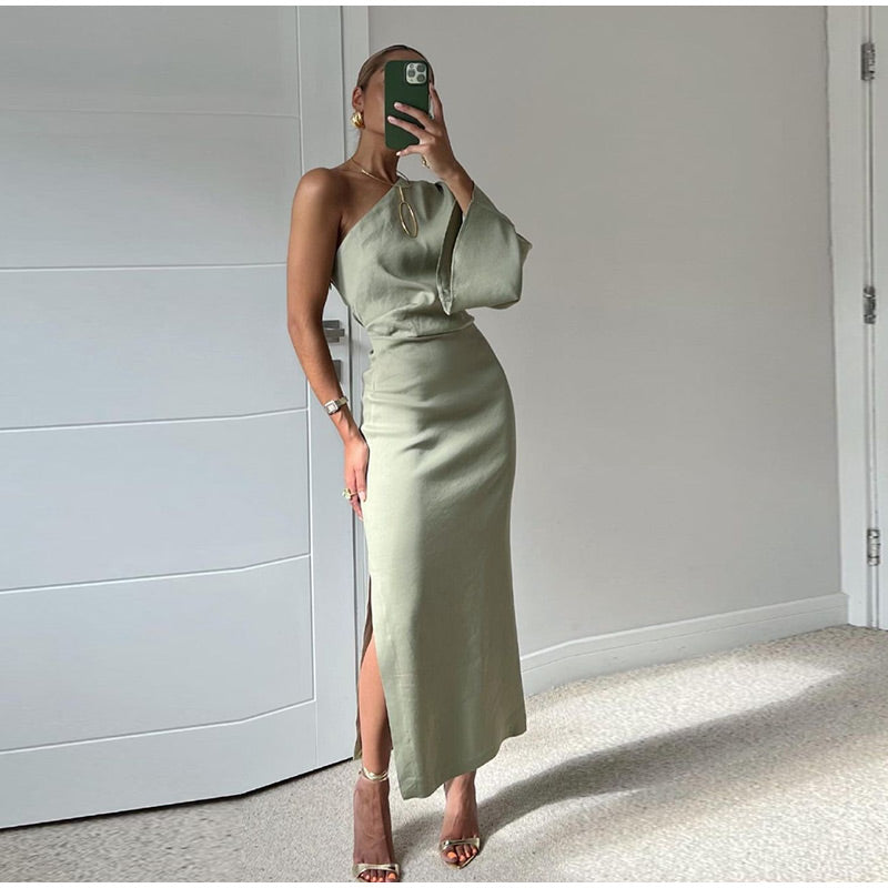 Abito lungo asimmetrico donna con una spalla e spacco valorizzante - Elegante e raffinato