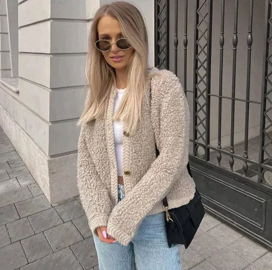 Gilet Douillet en Teddy pour Femme – Veste Courte Boutonnée Chaude