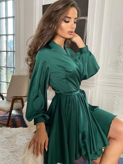 Robe Mini Élégante en Satin Femme – Style Chic à Col V