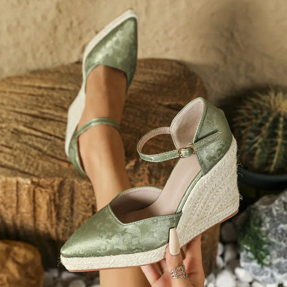 Sandales à Talons Compensés Espadrille Élégantes Femme avec Bout Pointu et Bride Réglable – Chaussures d’Été Confortables et Élégantes
