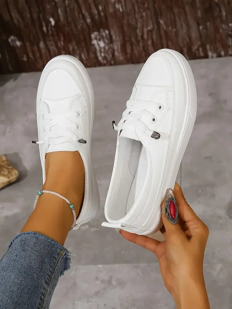Baskets plates décontractées à bout rond pour femmes avec lacets