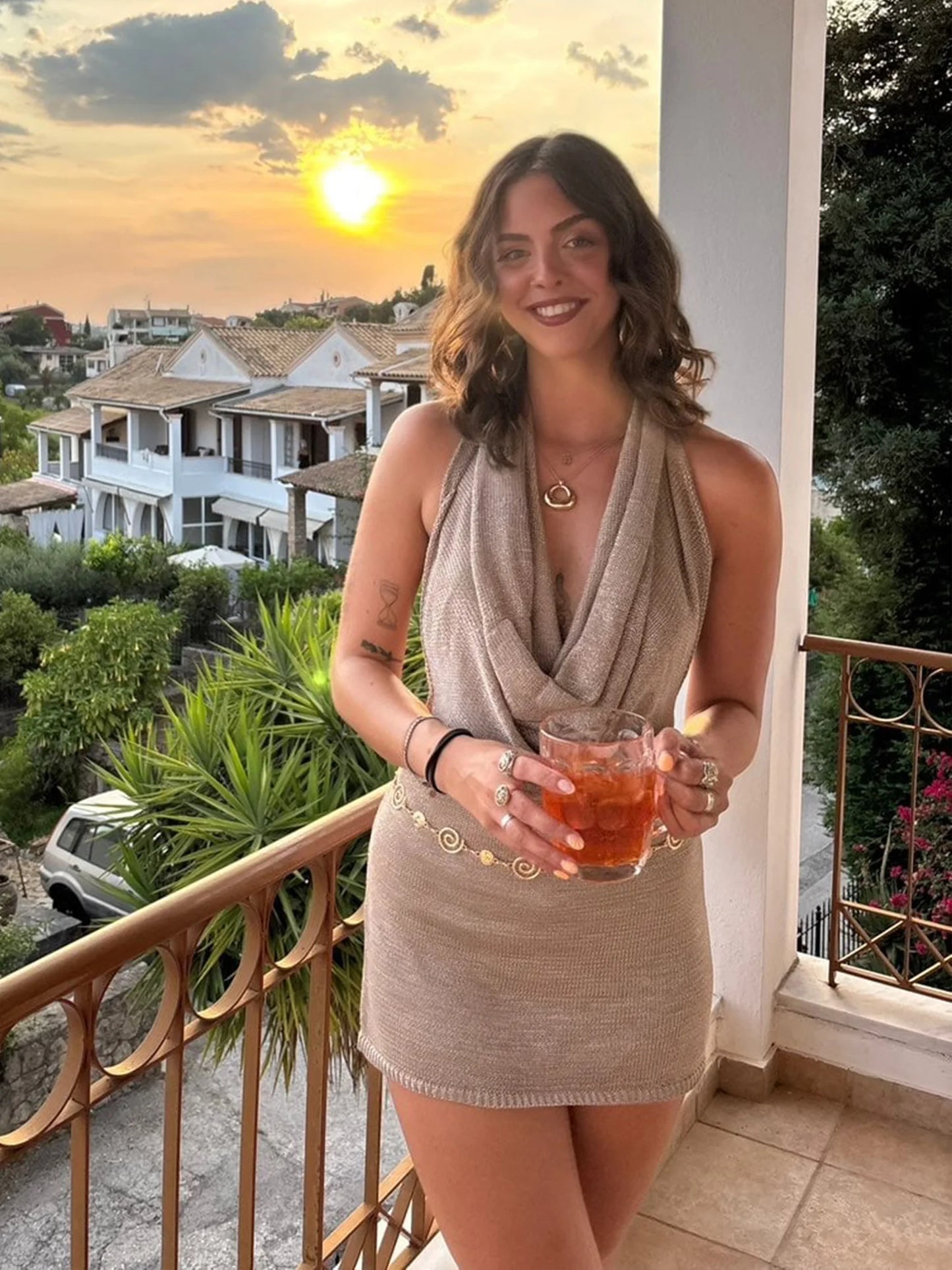 Robe Mini Pailletée Style Drapé à Col en V pour Femme – Dos Nu Look Fête à la Plage