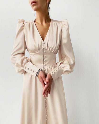 Robe en Satin – Élégance Intemporelle au Charme Luxueux