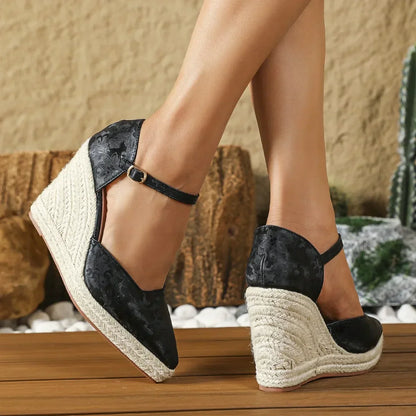 Sandales à Talons Compensés Espadrille Élégantes Femme avec Bout Pointu et Bride Réglable – Chaussures d’Été Confortables et Élégantes
