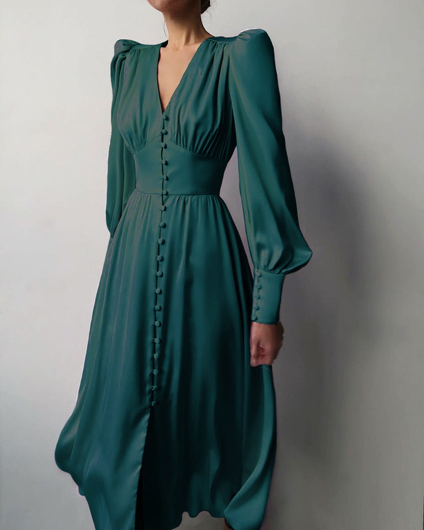 Robe en Satin – Élégance Intemporelle au Charme Luxueux