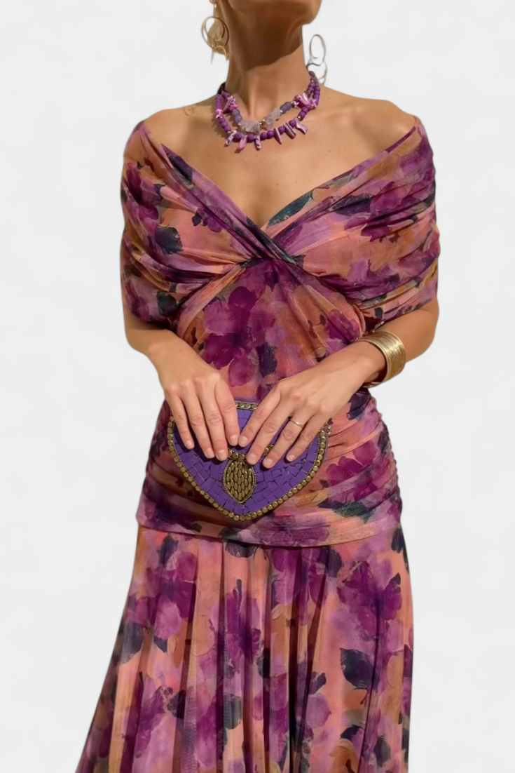 Long V-neck floral dress for women – An elegant and flowing outfit