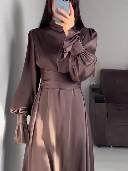 Robe de Soirée Élégante en Satin pour Femme – Maxi Robe Swing avec Manches Bouffantes Longues
