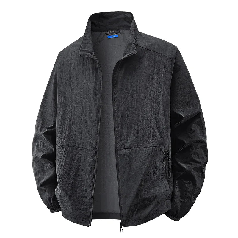 Lightweight men's jacket with multiple pockets - Practical and modern