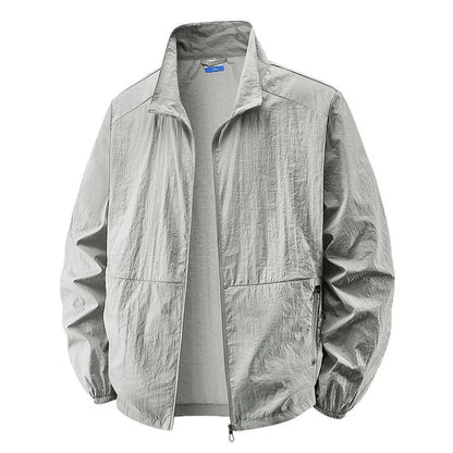 Lightweight men's jacket with multiple pockets - Practical and modern
