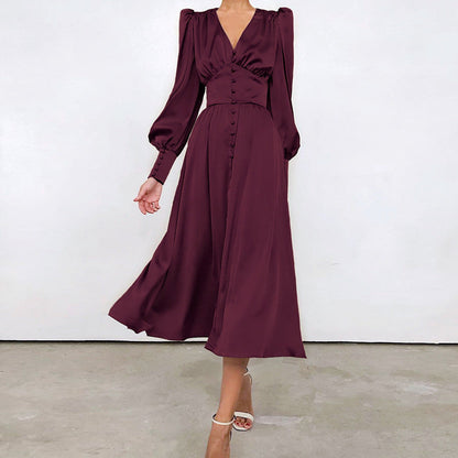 Robe en Satin – Élégance Intemporelle au Charme Luxueux