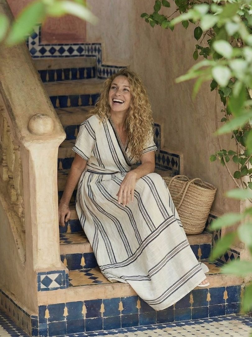 Women's Midi Dress with V-Neck and Short Sleeves - Wrap Style and Flattering