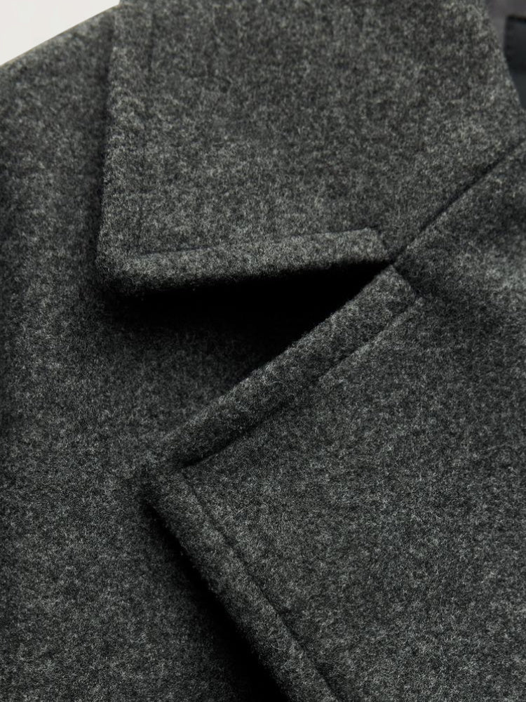 Trench da donna dal taglio dritto, doppiopetto – Elegante e antivento
